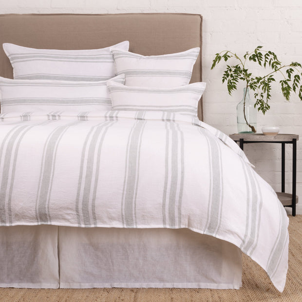 Jackson Duvet, White/Ocean