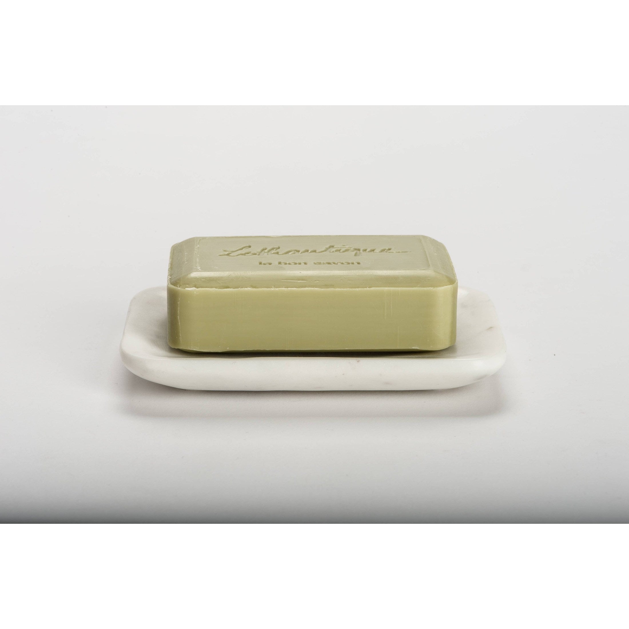 Belle de Provence marble soap dish by Lothantique Inc. rounded bath accessory with elegant white and gray marble finish
