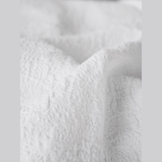 Antik Matelasse Throw White