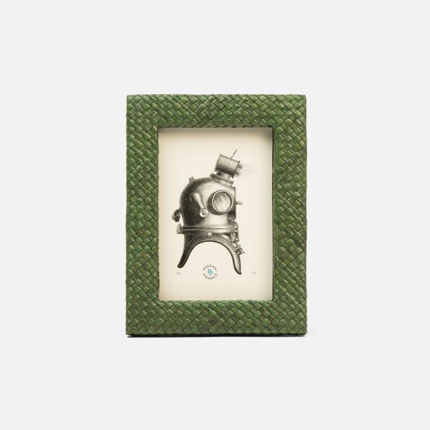 Pigeon & Poodle Uvita frame in espresso finish holding a 4x6 photo, crafted from wood with a stylish, modern design.