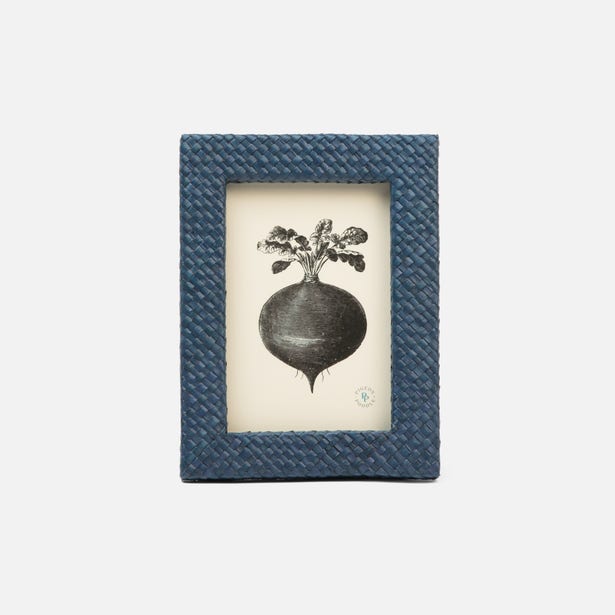 Pigeon & Poodle Uvita frame holding a 4x6 photo in espresso finish, stylish photo frame with decorative design.