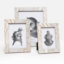 Pigeon & Poodle Aurora 4x6 photo frame with a sleek, modern design, perfect for displaying cherished photographs.