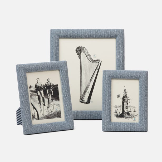 Dark green Pigeon & Poodle Kemi cotton and jute photo frame with 4x6-inch opening, featuring a stylish woven design.