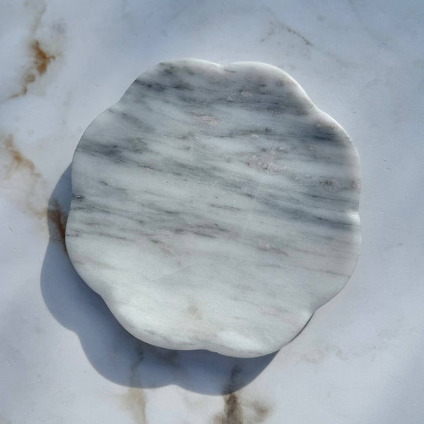 White Belle marble tray by Villa Lua Home, featuring a sleek rectangular design with smooth marble surface for elegant display.